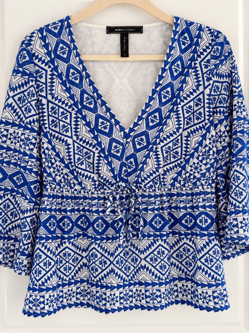 BCBGMaxAzria Blue & White Embroidered V‑Neck Tunic